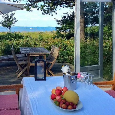 10 Person Holiday In *