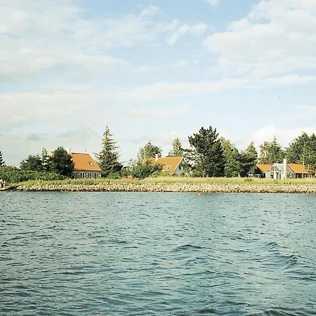 10 Person Holiday In *