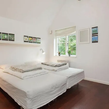 10 Person Holiday In * Askeby